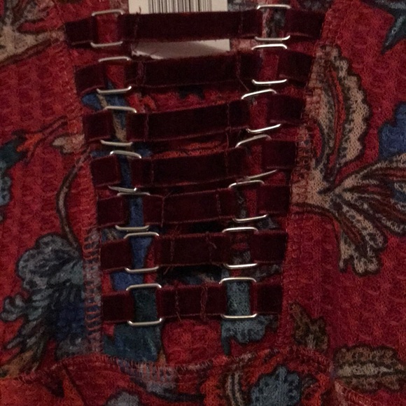 Red long sleeve blouse - Picture 2 of 2